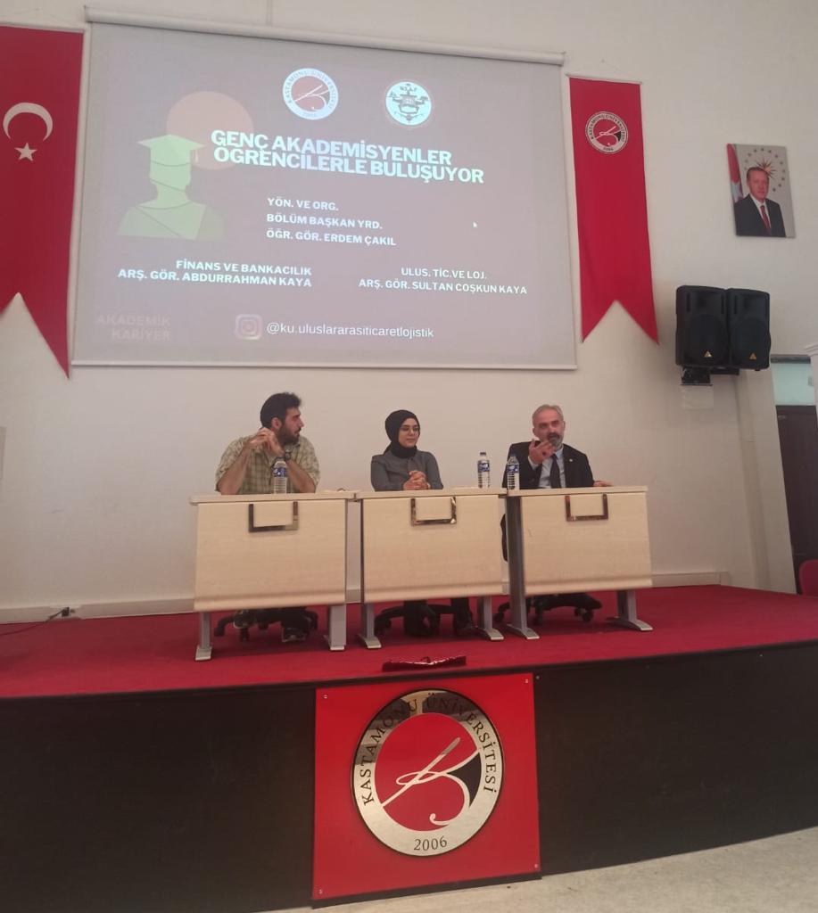 Genç Akademisyenler Öğrencilerle Buluştu