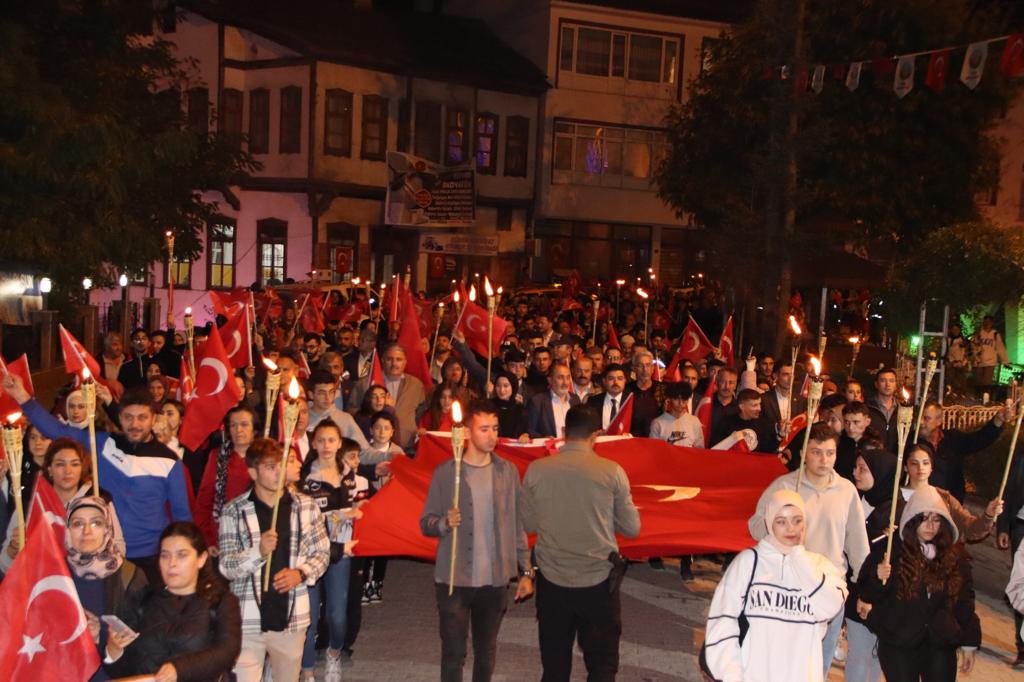 Meslek Yüksekokulu'muz Cumhuriyetin 100. yılında istiklalden istikbale yürüdü.