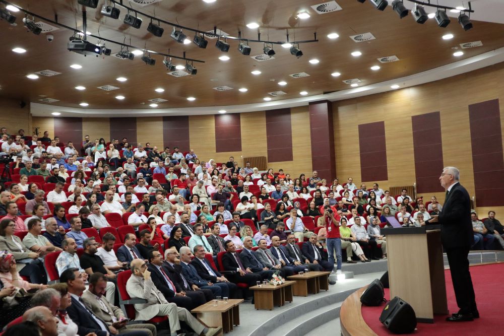 Küre Meslek Yüksekokulu Kalite Komisyon Üyeleri Kastamonu Üniversitesi’nde YÖKAK Başkanı Prof. Dr. Kocabıçak'ın Akreditasyon Süreçlerini Anlattığı Toplantıya katılım Sağladı