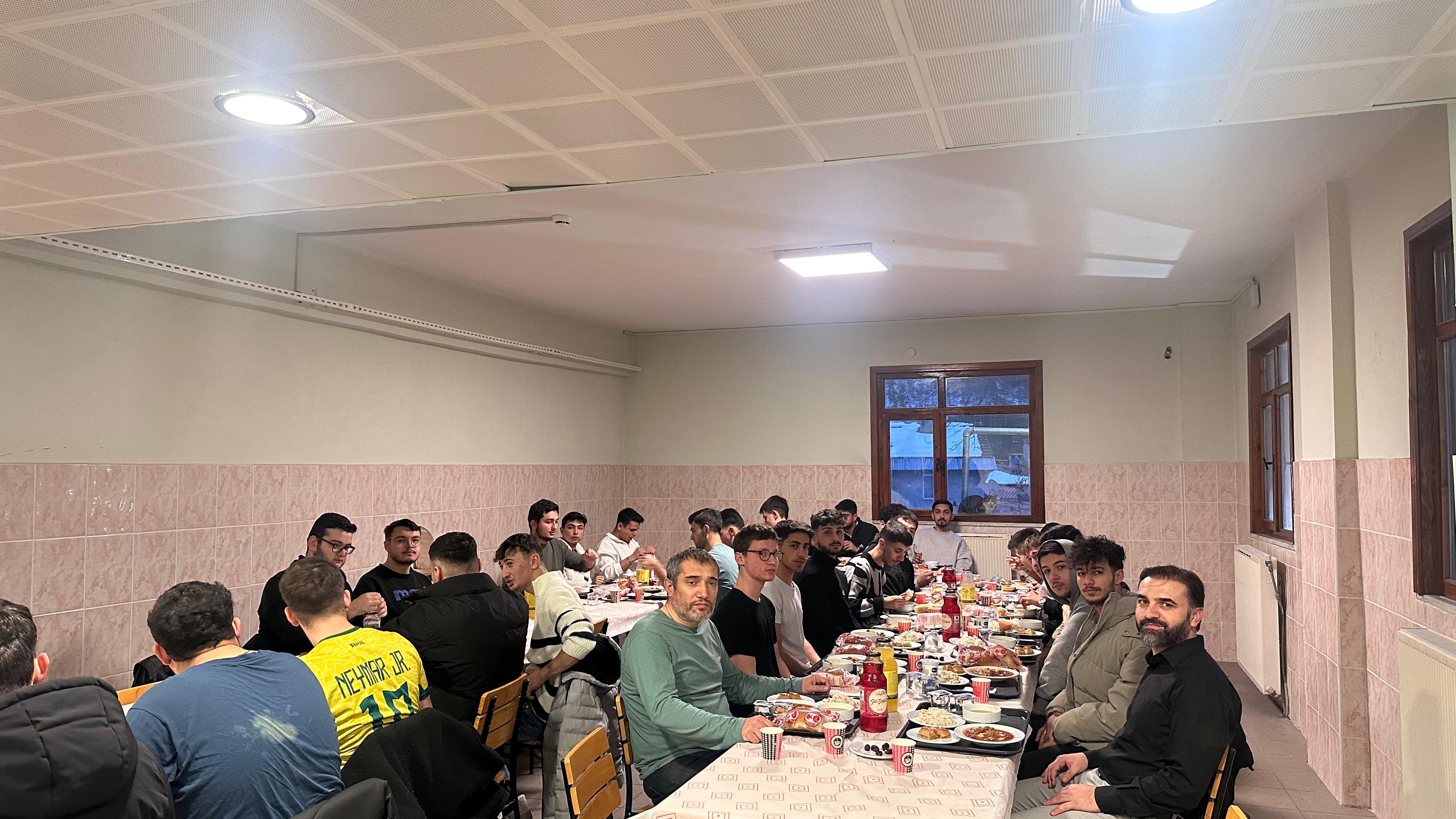 Meslek Yüksekokulumuz İftar Yemeğinde Buluştu