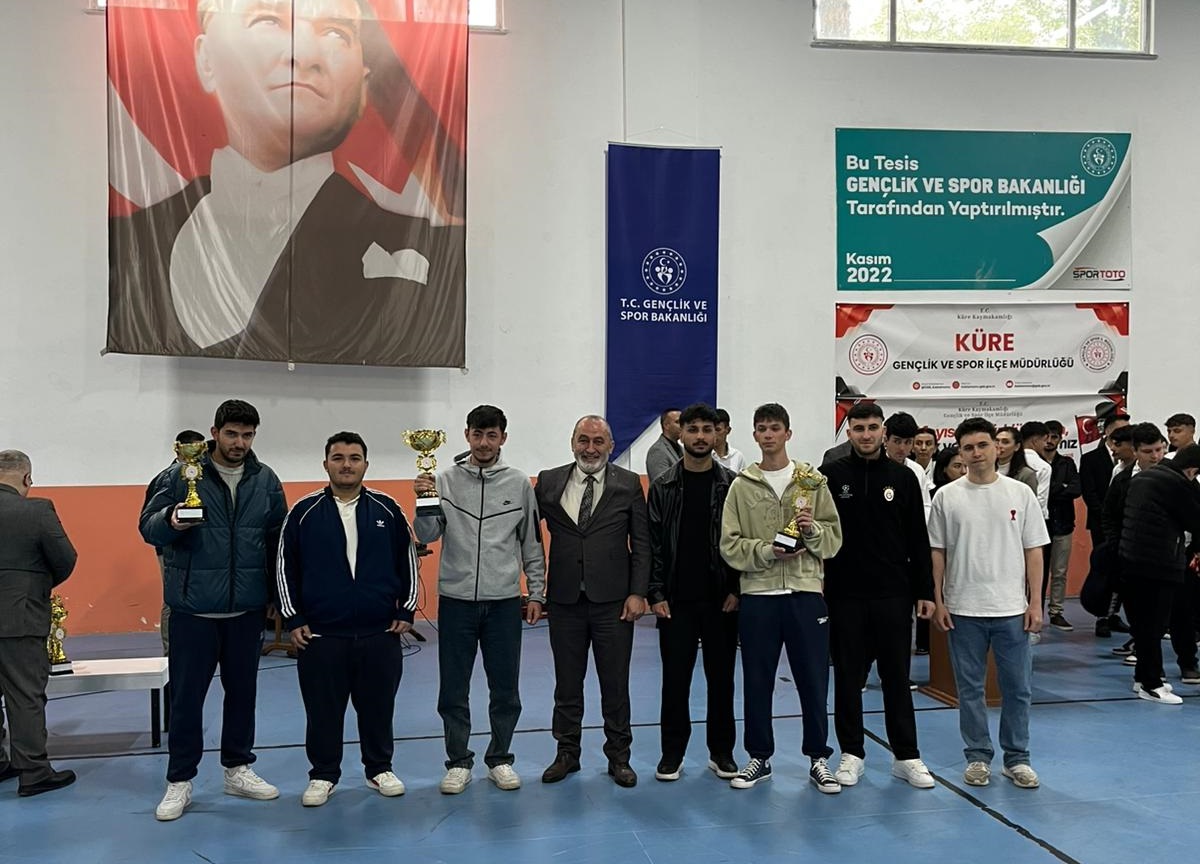 Öğrencilerimiz 19 Mayıs Spor Müsabakalarına Katıldı