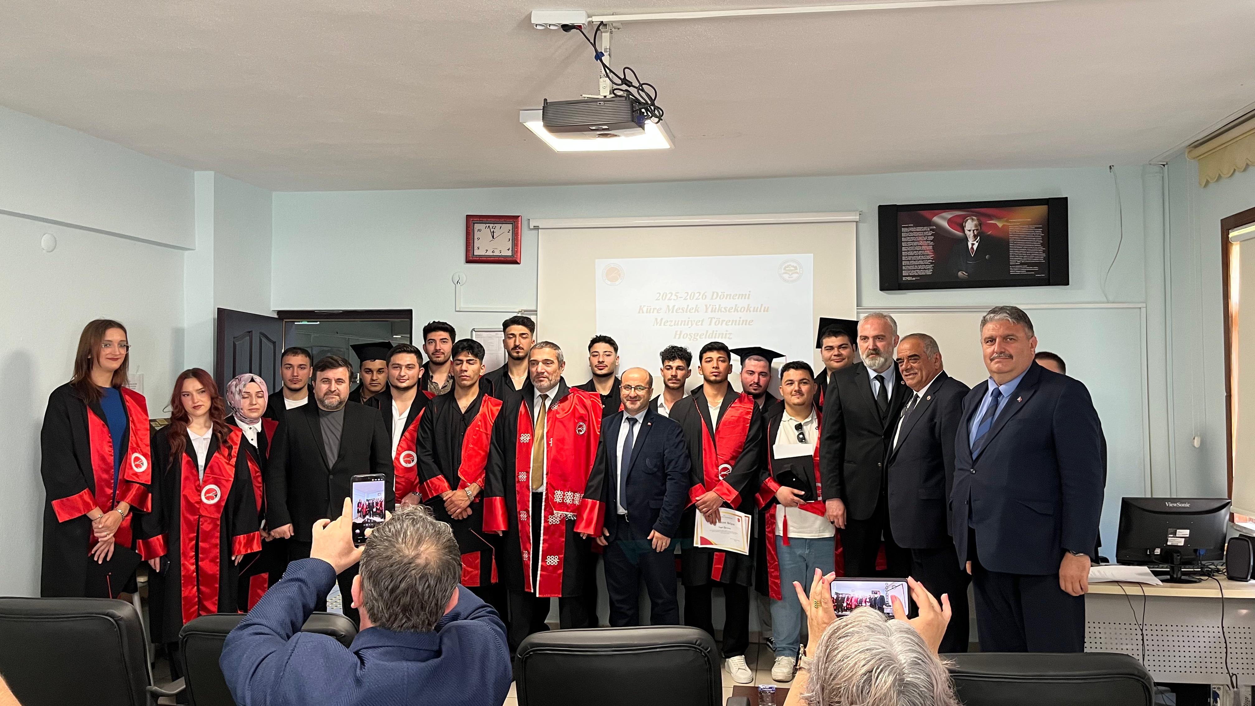 Küre Meslek Yüksekokulu’nda Mezuniyet Heyecanı